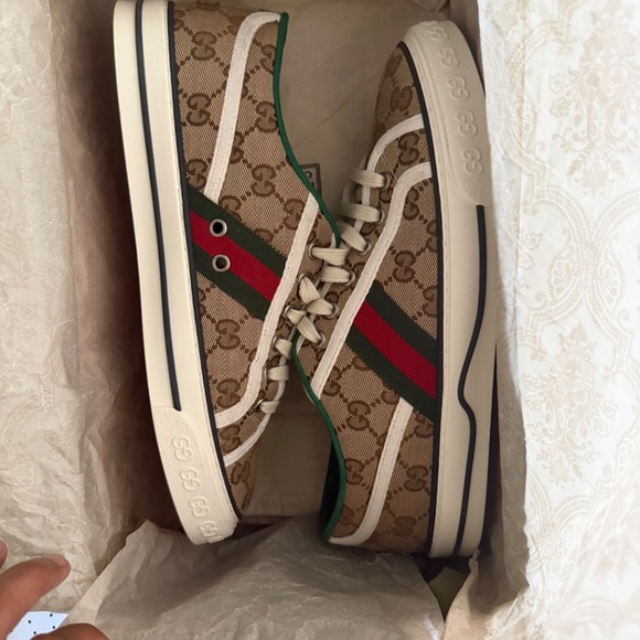 Gucci tennis shoes main image 5